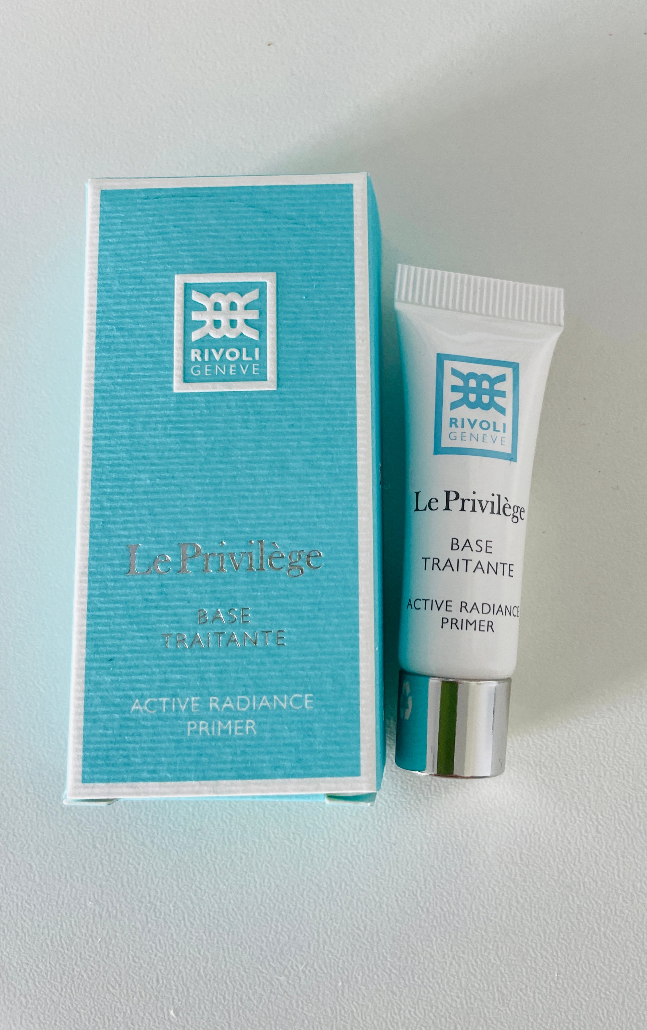 Le Privilège Base Traitante Luxury Sample