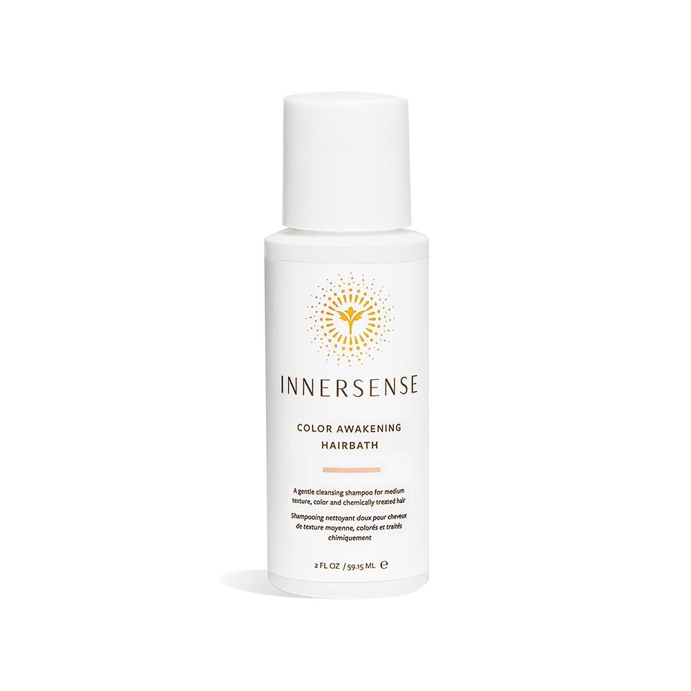 Innersense Color Awakening Hairbath Shampoo in weißer Flasche, 295 ml.