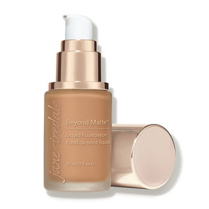 Flasche Jane Iredale Beyond Matte flüssige Foundation mit abgenommenem Deckel.