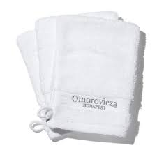 OMOROVICZA Budapest Cleansing Face Mitt Trio white