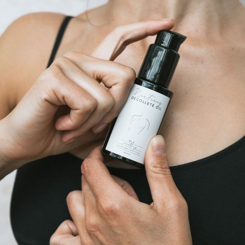 Hello Sue Nr. 8 Nurturing Decollete Oil