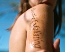 L:A BRUKET No. 326 Exfoliating Body Serum Body serum