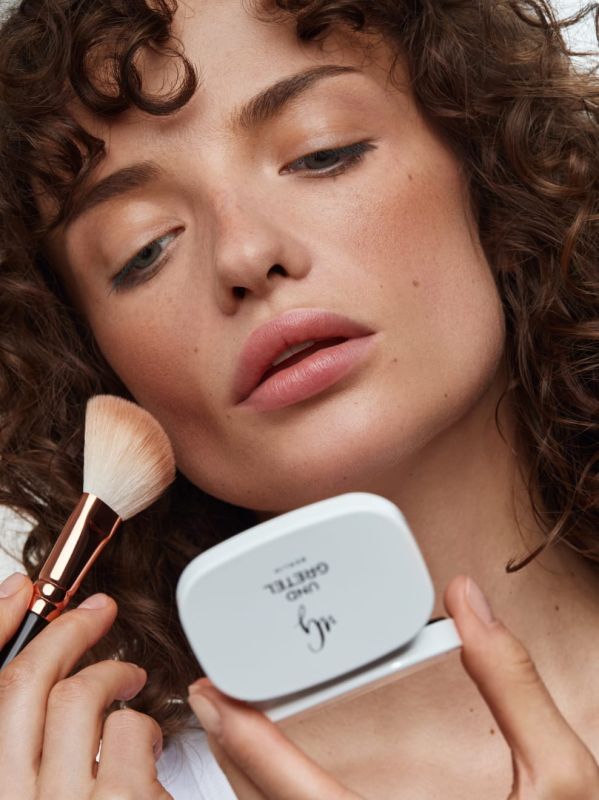 Und Gretel ILGE - Translucent Compact Powder - PUFF