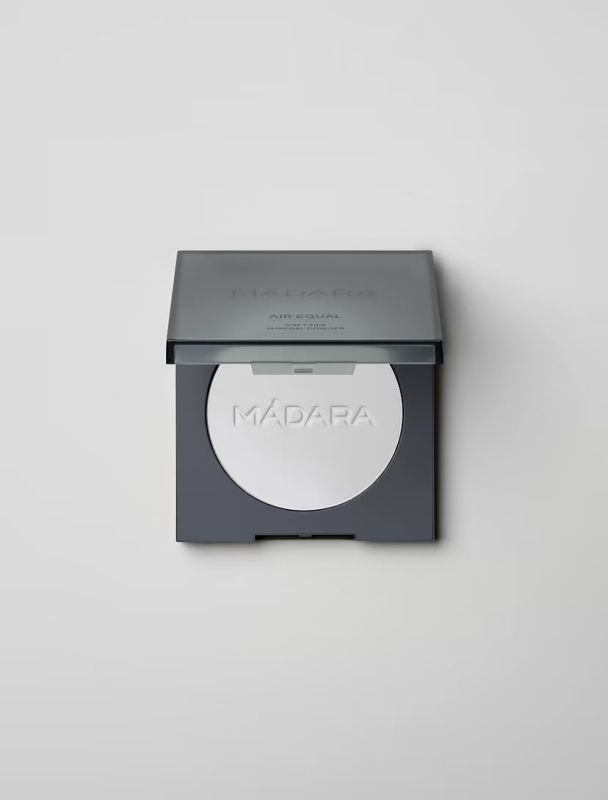 MADARA Organic… MADARA Organic Skincare AIR EQUAL Soft Silk Mineral Powder, #0 TRANSLUCENT