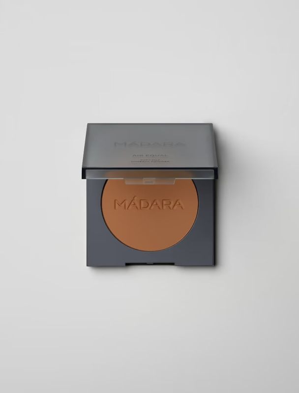 MADARA Organic… MADARA Organic Skincare AIR EQUAL Soft Silk Mineral Powder, #3 DEEP
